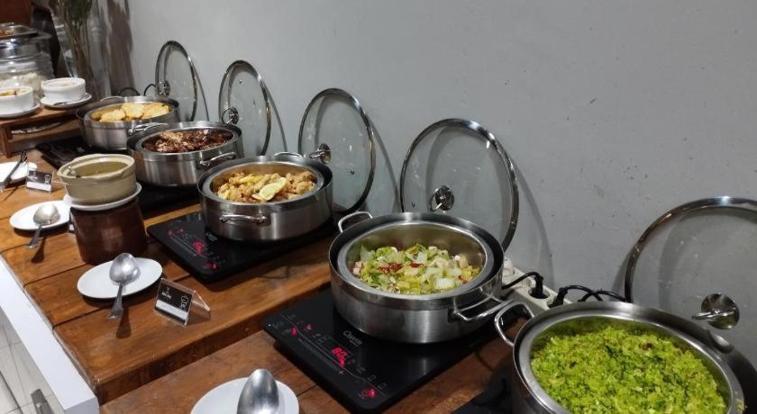All Nite & Day Hotel Yogyakarta - Gejayan Extérieur photo